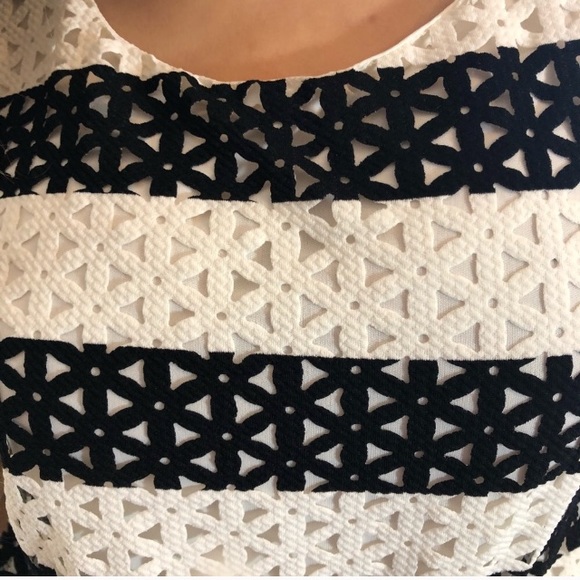 Solddd Outtt - Picture 3 of 4